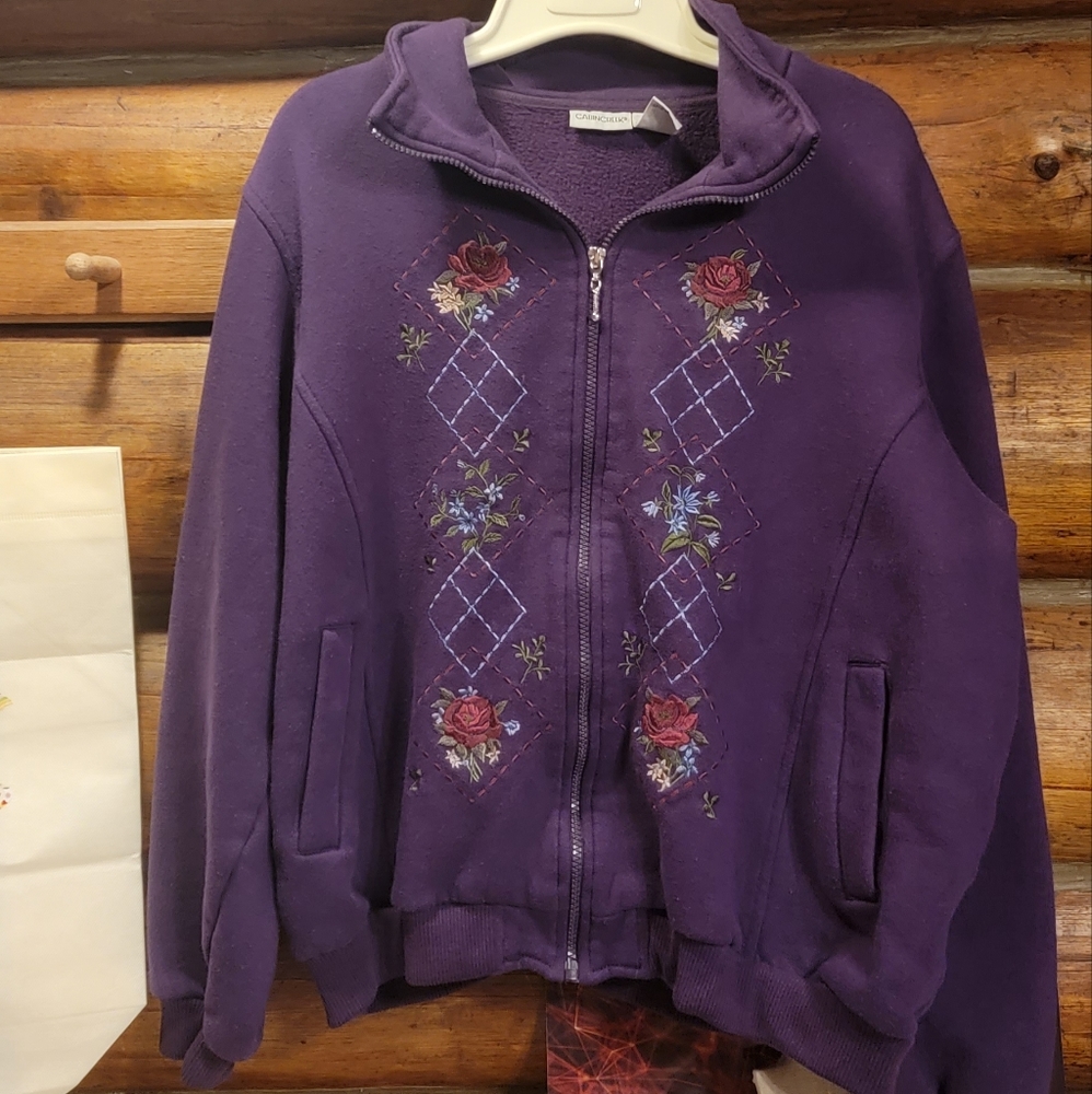 Cabin Creek SzXl purple zipup embroidered sweatshirt.